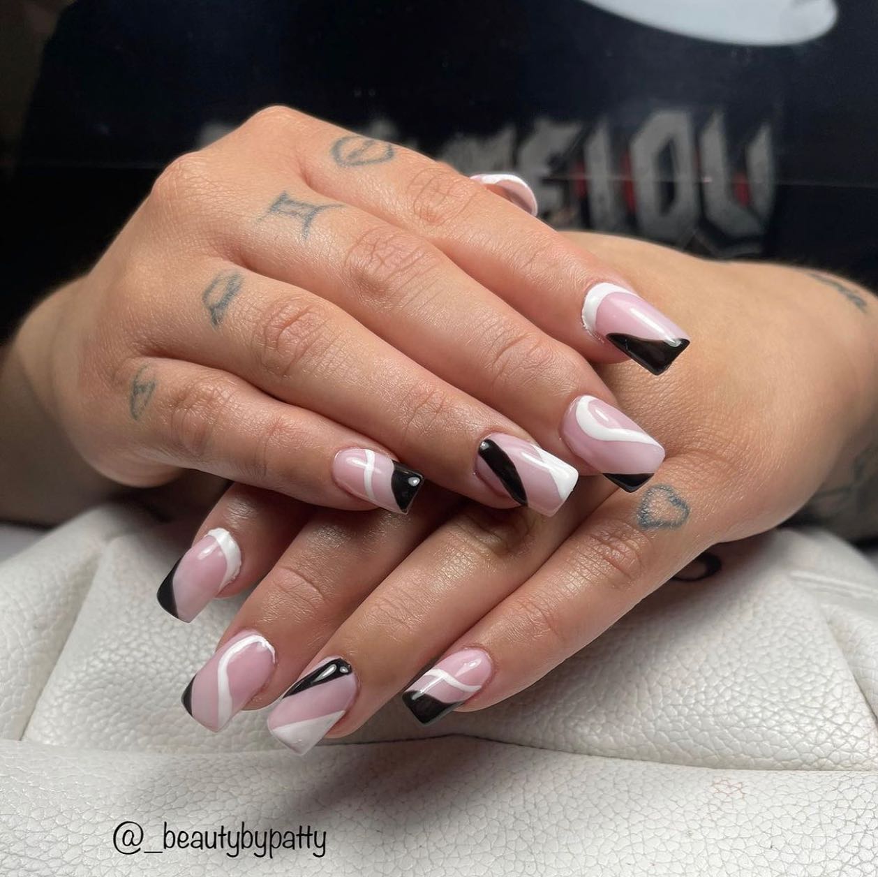 Beautiful set by our nail tech Patty! 

Make sure to call and book your mani and pedi appointments before Memorial Day! Call @michaelchristophersalondayspa salon today! 

#nailtech #delawarenails #nails #blackandwhitenails #funnails #acrylicnails #wilmington #greenville