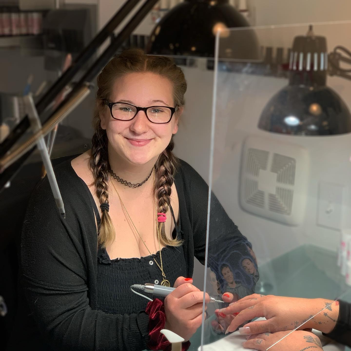 Welcome Joyce! Our new nail tech taken over Pattys maternity leave! 

Joyce has enjoyed doing nails for quite some time! Her bubbly personality is contagious, you’ll enjoy your nail services while she’s here! 

Call to book your appointments now! 302-658-0842